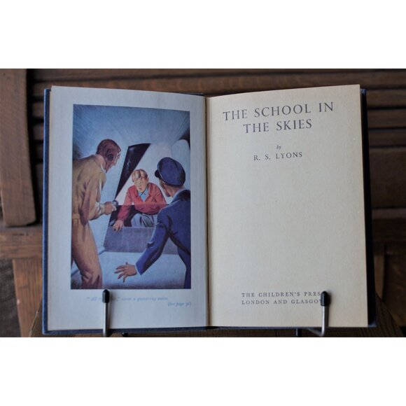 Vintage Book, School In the Skies by R. S. Lyons, The Children's Press, Aviation - Picture 4 of 6